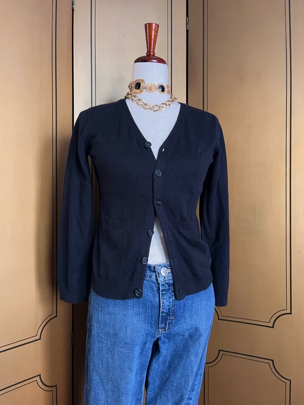 Burberry Dark Navy Blue V-Neck Buttoned Cardigan